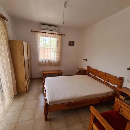 το κτήμα της ελιάς του τάκη * Paralia Demonias