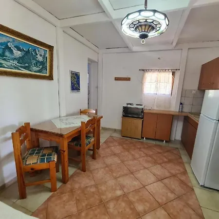 το κτήμα της ελιάς του τάκη *