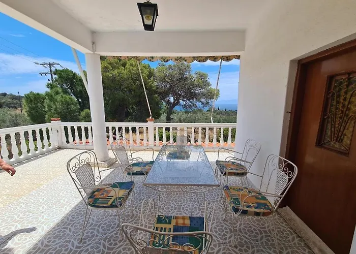 το κτήμα της ελιάς του τάκη Demoniász-part